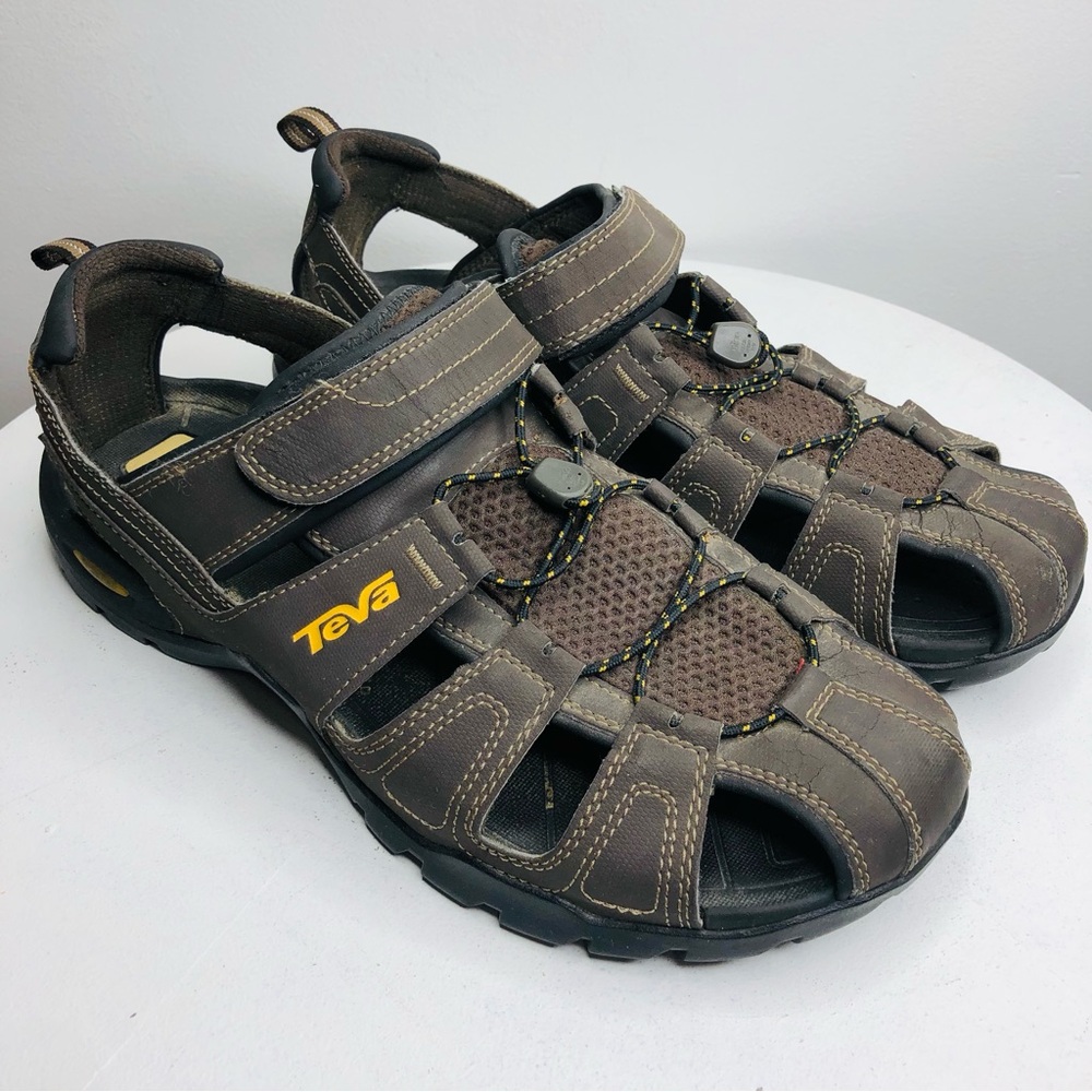 TEVA forebay fisherman’s Turkish coffee sandals SZ 11. R2